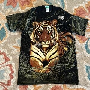 Vintage radical nature Men's Tiger Graphic Tee - Black and Brown large like new
